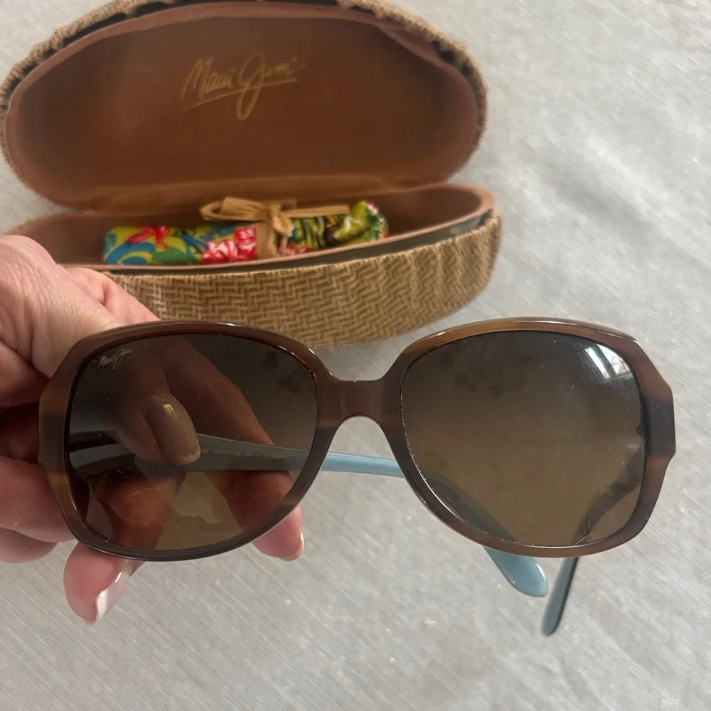 Maui Jim Tortoise Shell Sunglasses - Picture 3 of 6